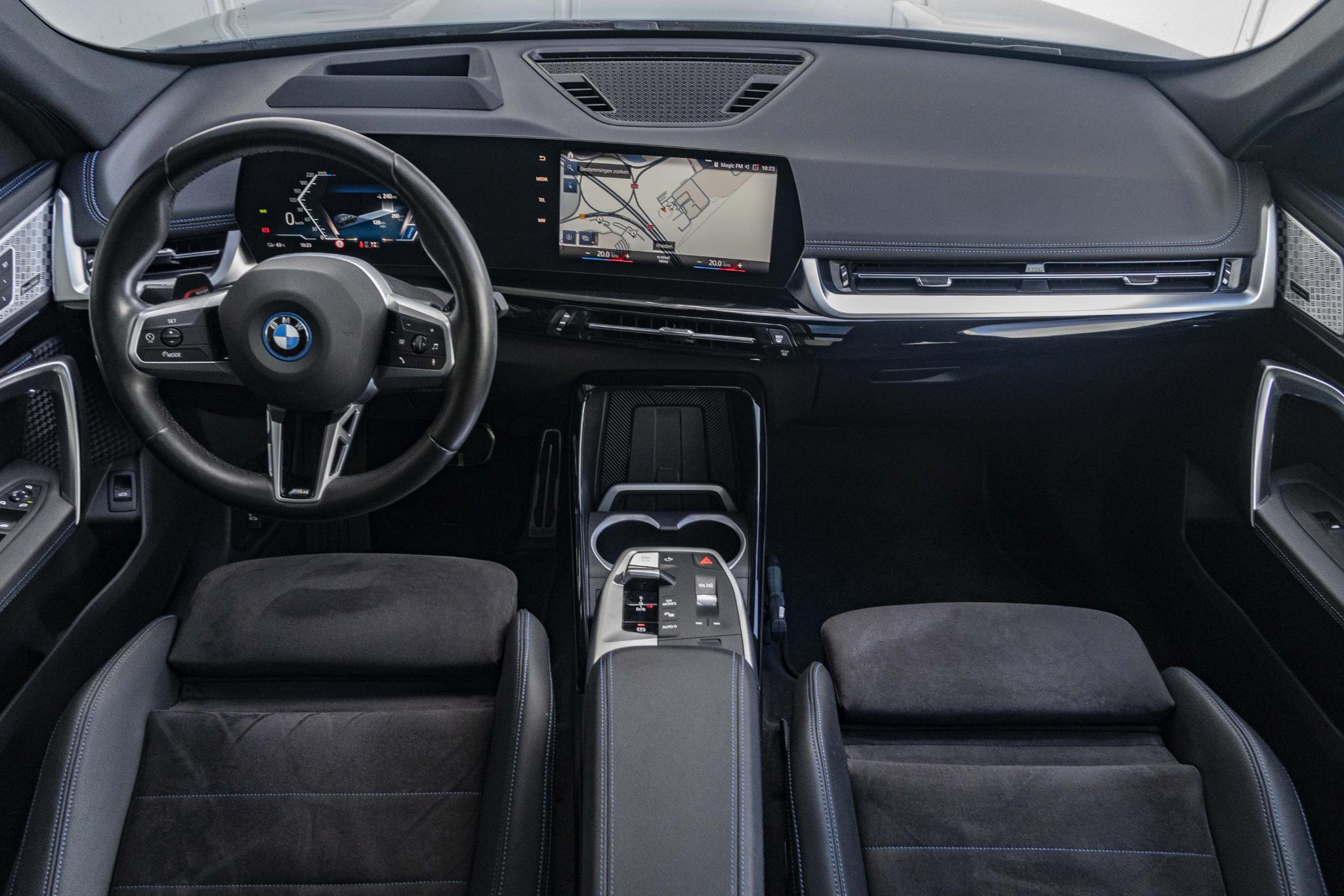 BMW iX1