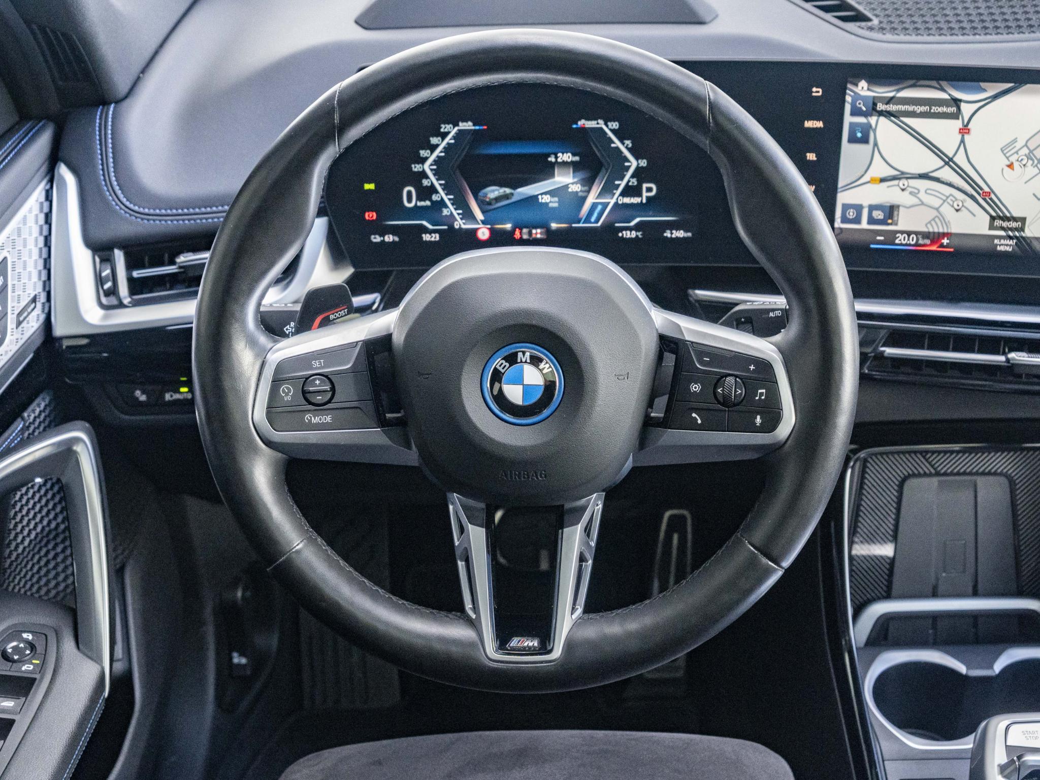 BMW iX1