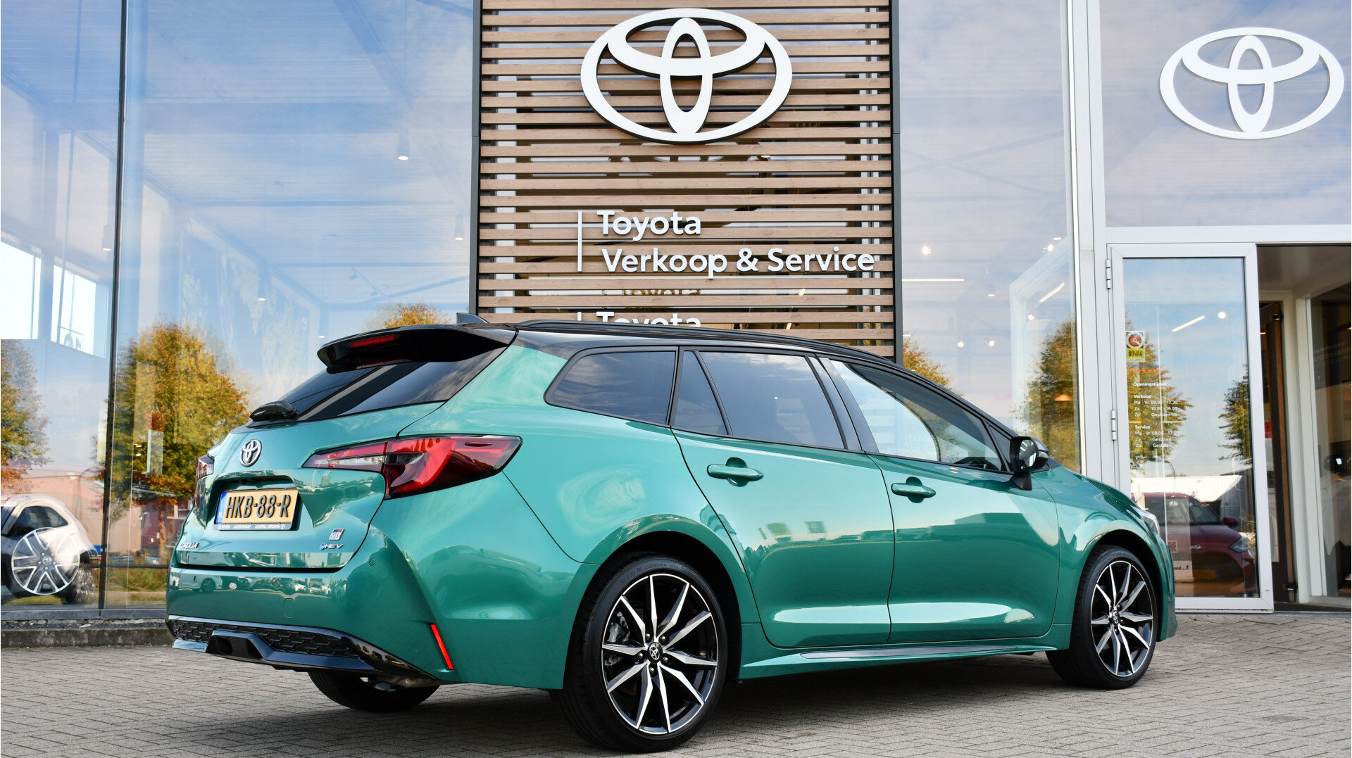 Toyota Corolla Touring Sports Hybrid 140 GR Sport Automaat - Afbeelding 3