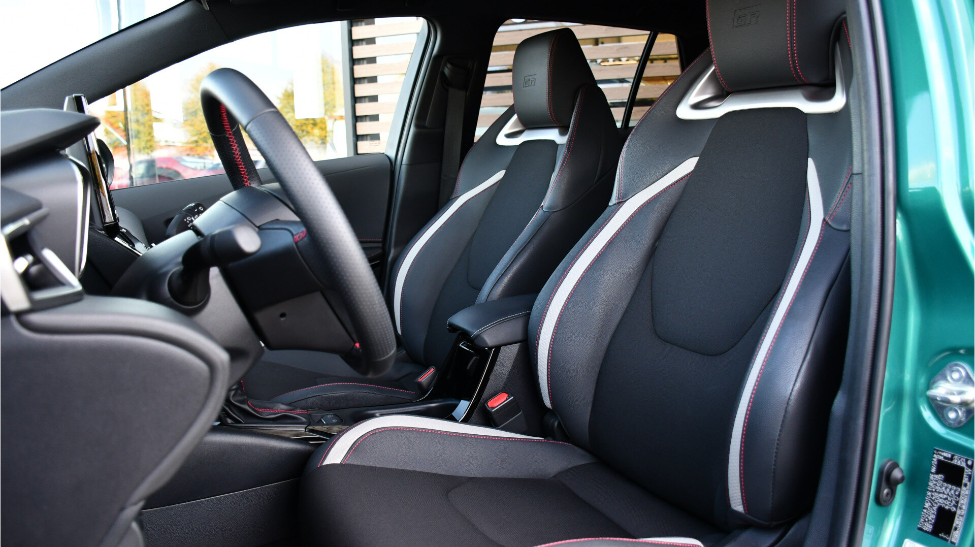 Toyota Corolla Touring Sports Hybrid 140 GR Sport Automaat - Afbeelding 4