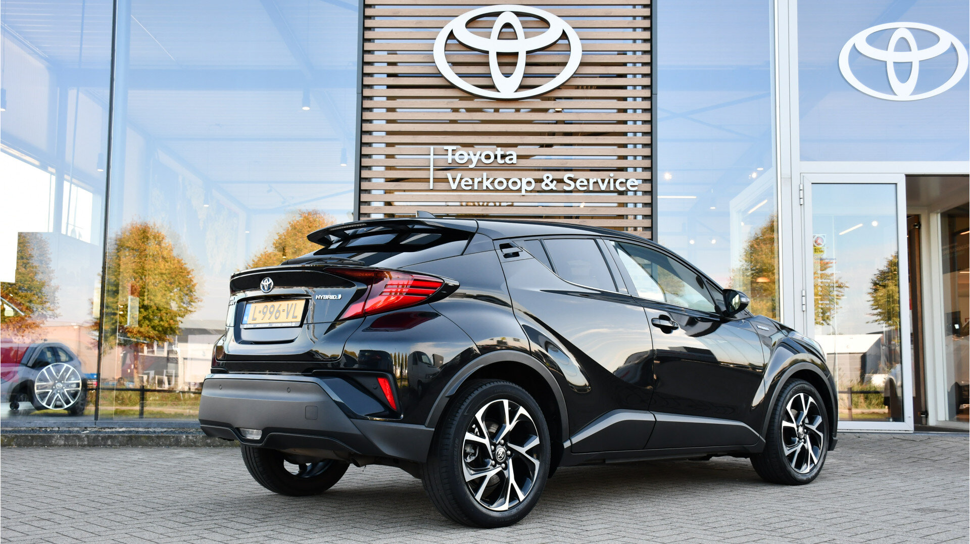 Toyota C-HR 1.8 Hybrid Style Automaat 122pk - Afbeelding 3