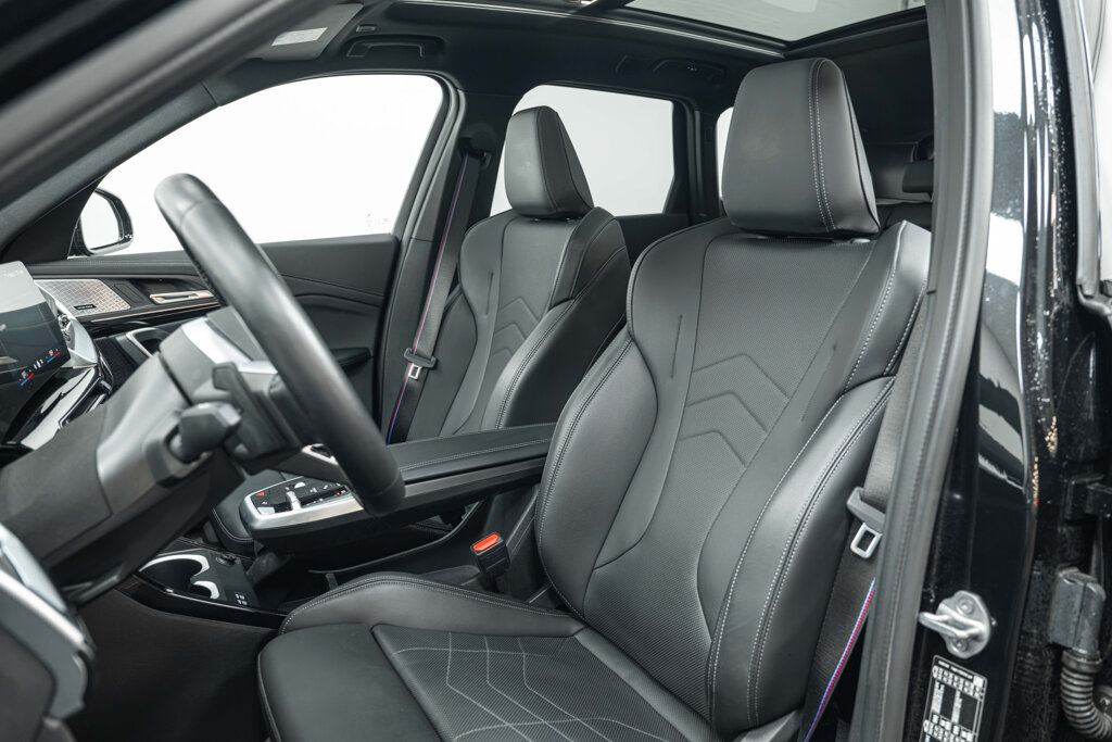 BMW iX1 15