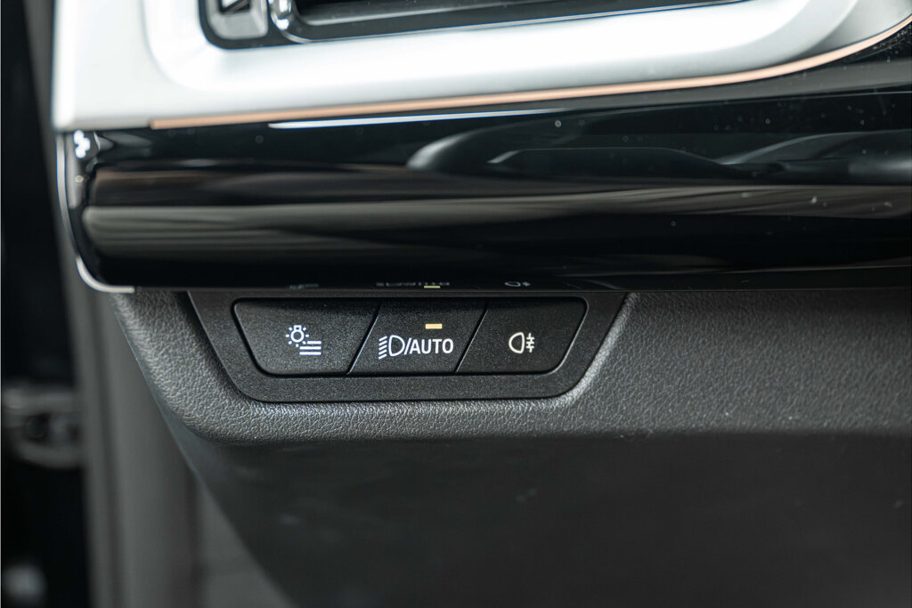 BMW iX1 28