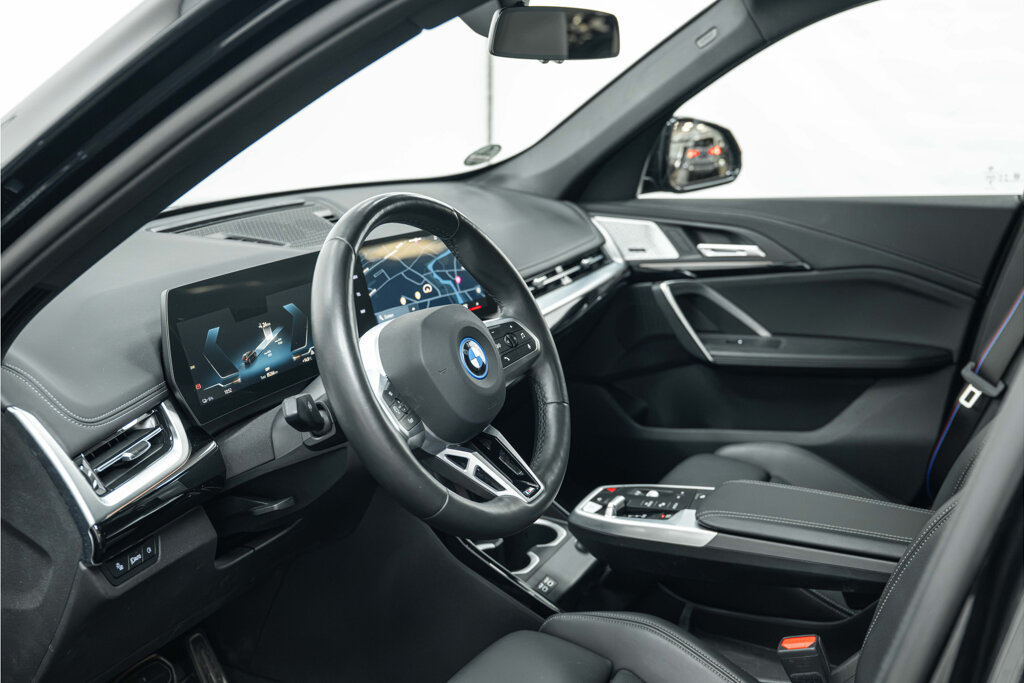BMW iX1 32