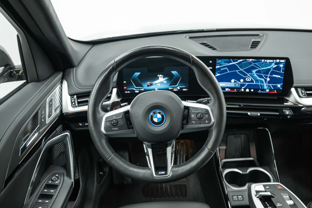 BMW iX1 35