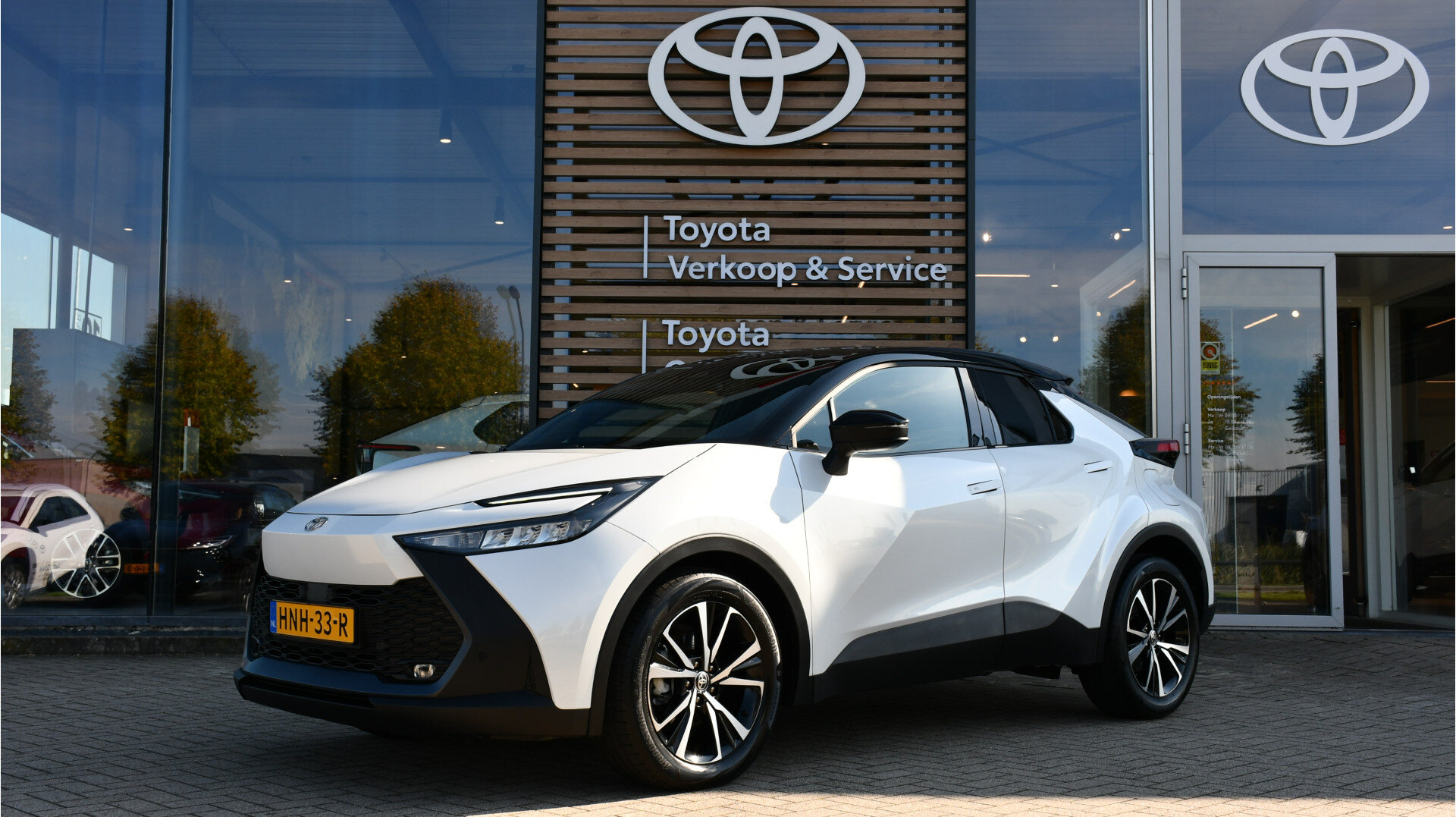 Toyota C-HR 1.8 Hybrid 140 Dynamic - Afbeelding 1