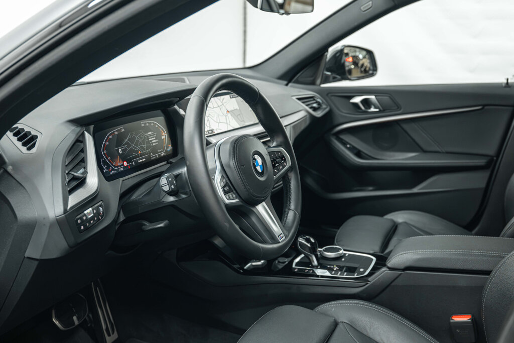 BMW 2 Serie 33