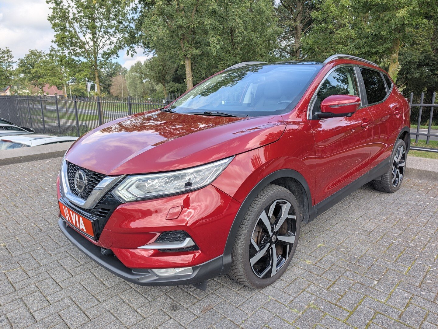 Nissan QASHQAI 1.3 160PK Tekna | Pano | Camera | Navi | PDC | Leder | LED | Elek. Stoelen | Stoelverw. - Afbeelding 1