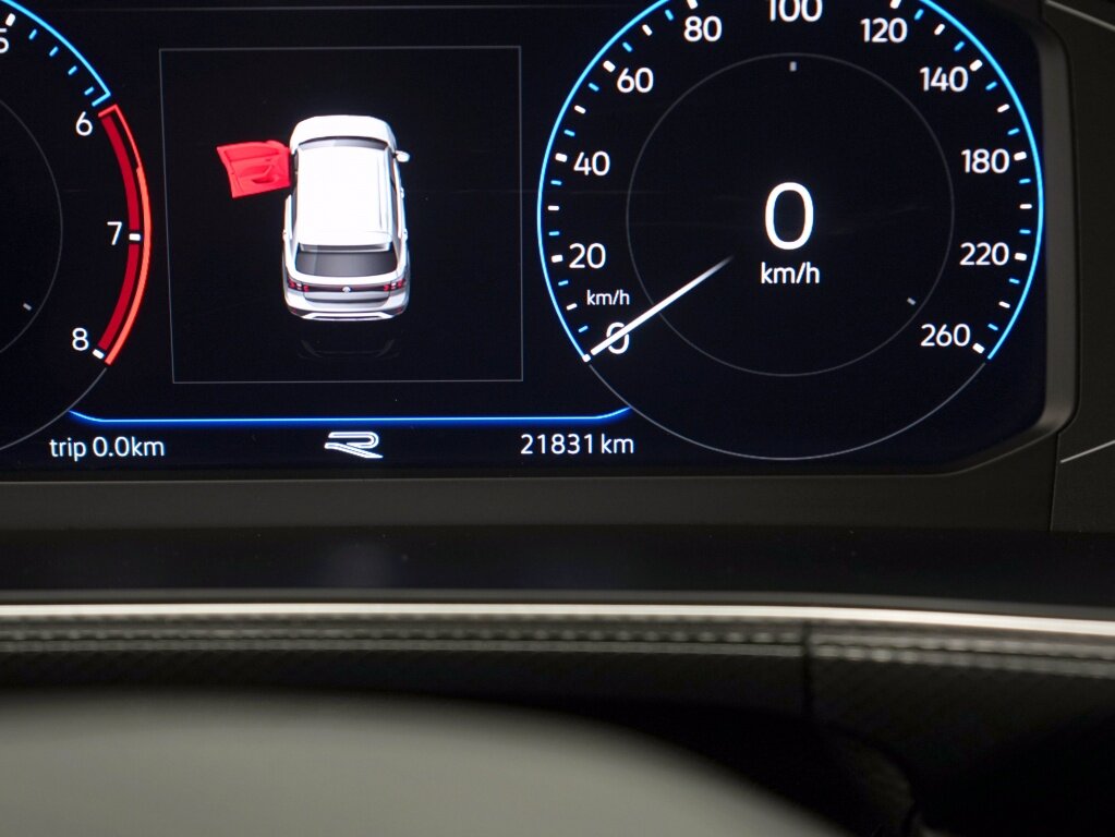 Volkswagen T-Cross 1.0 TSI R-Line DSG | Adaptief | Camera | IQ.LIGHT | Lease 569 pm - Afbeelding 4