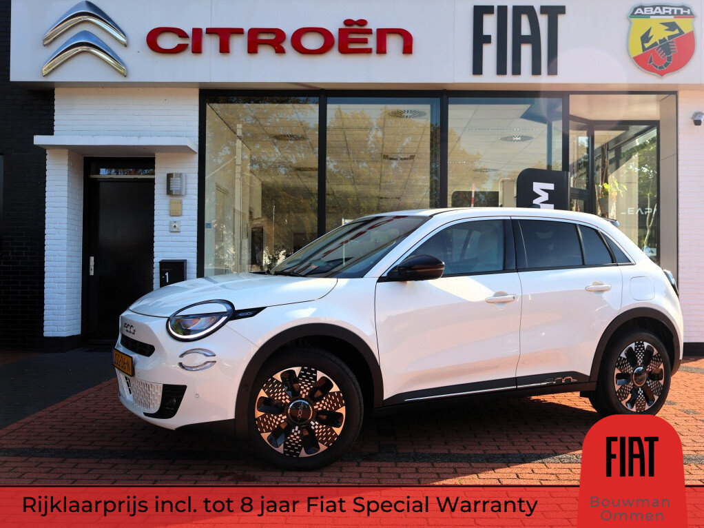 Fiat 600 1.2 Hybrid Turbo Charged 145PK Automaat La Prima, Rijklaarprijs | Adaptieve Cruise | Leder | Camera| Stoelverwarming | Keyless Entry