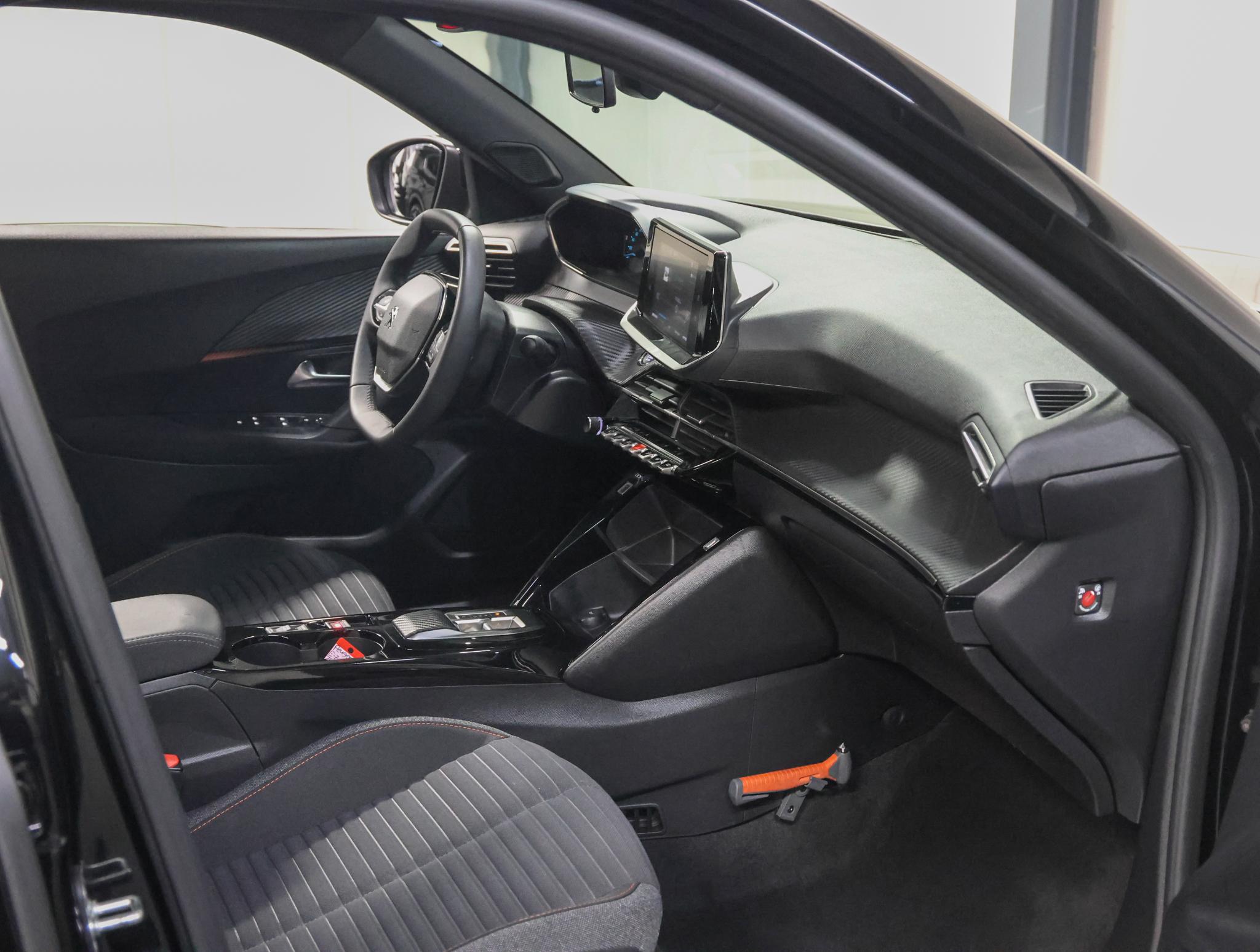 Peugeot e-2008