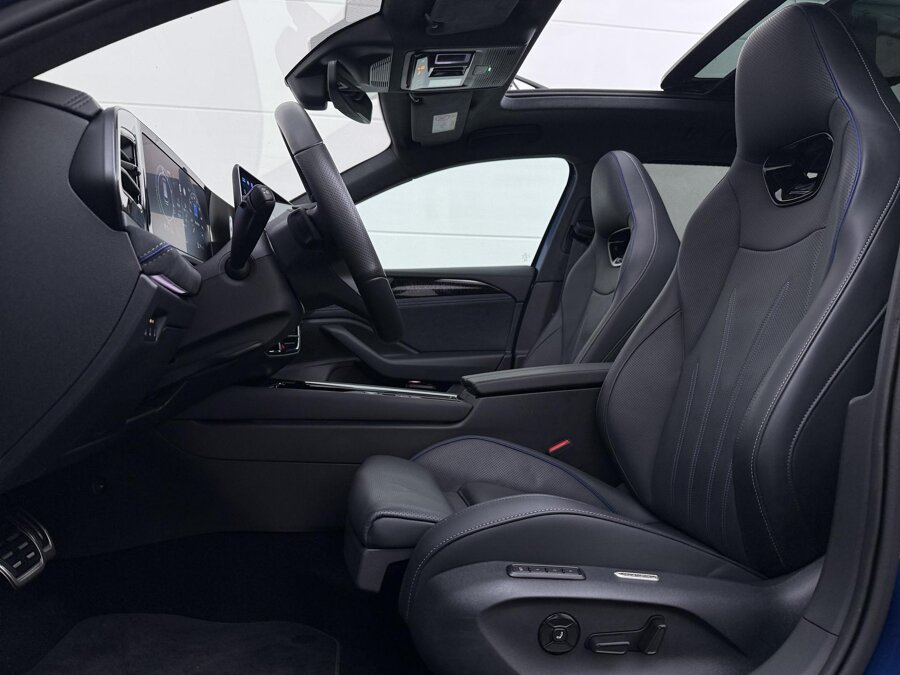 Volkswagen Passat Variant 1.5 eHybrid R-Line 272 PK