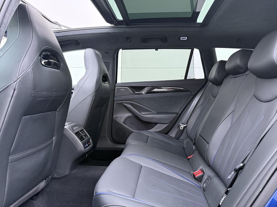 Volkswagen Passat Variant 1.5 eHybrid R-Line 272 PK
