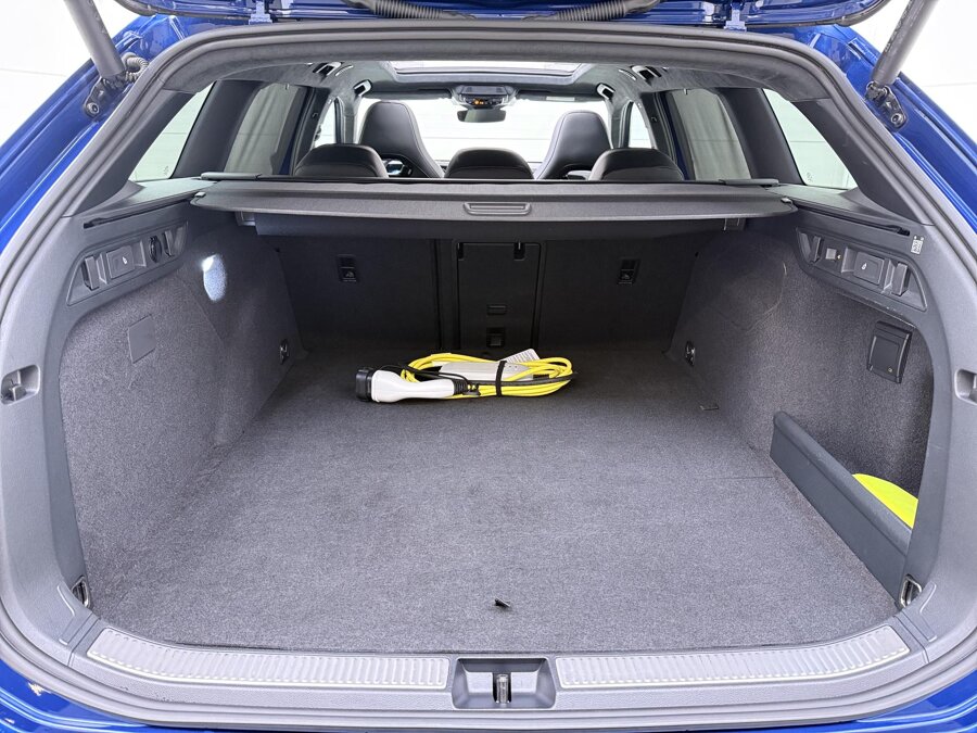 Volkswagen Passat Variant 1.5 eHybrid R-Line 272 PK