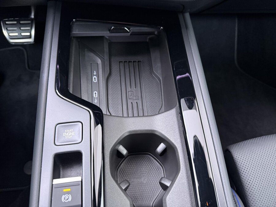 Volkswagen Passat Variant 1.5 eHybrid R-Line 272 PK