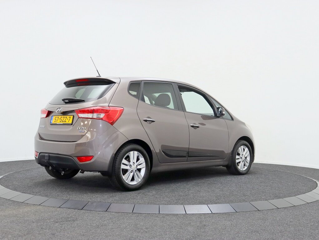 Hyundai ix20 1.4i i-Vision | Trekhaak | Parrot 3200 LS |