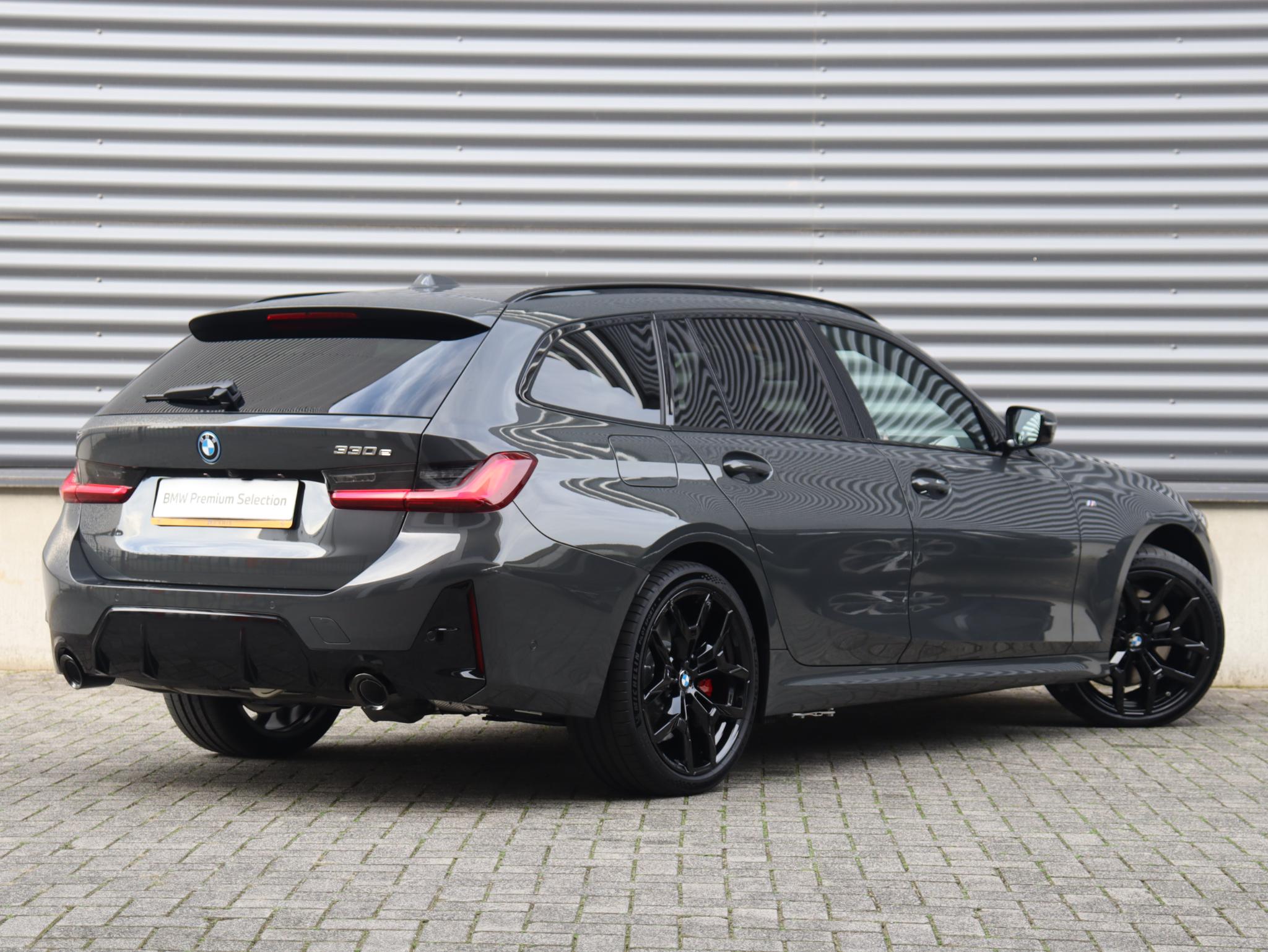 BMW 3 Serie Touring 330e - Afbeelding 2