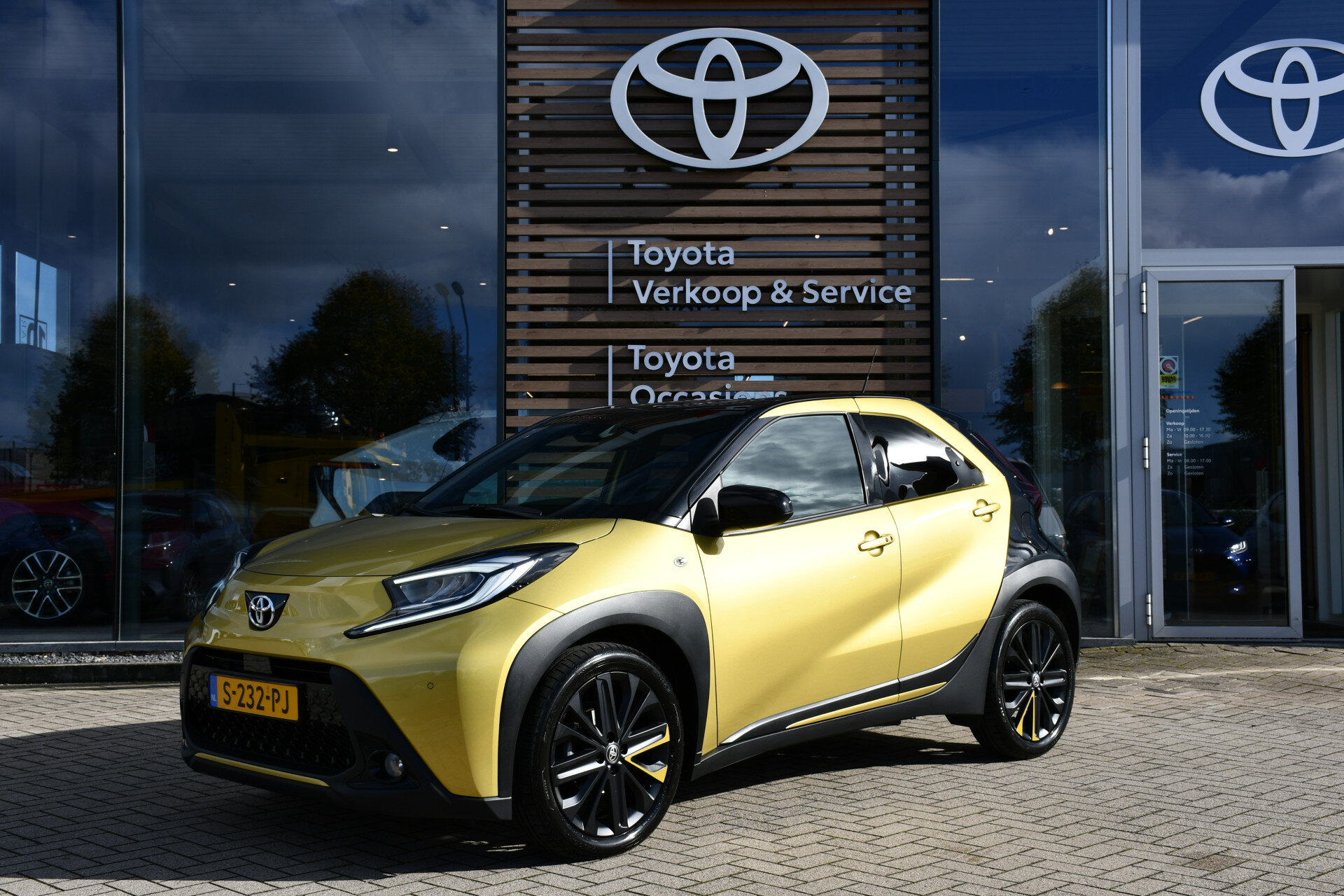 Toyota Aygo X 1.0 VVT-i S-CVT Premium Automaat 72pk