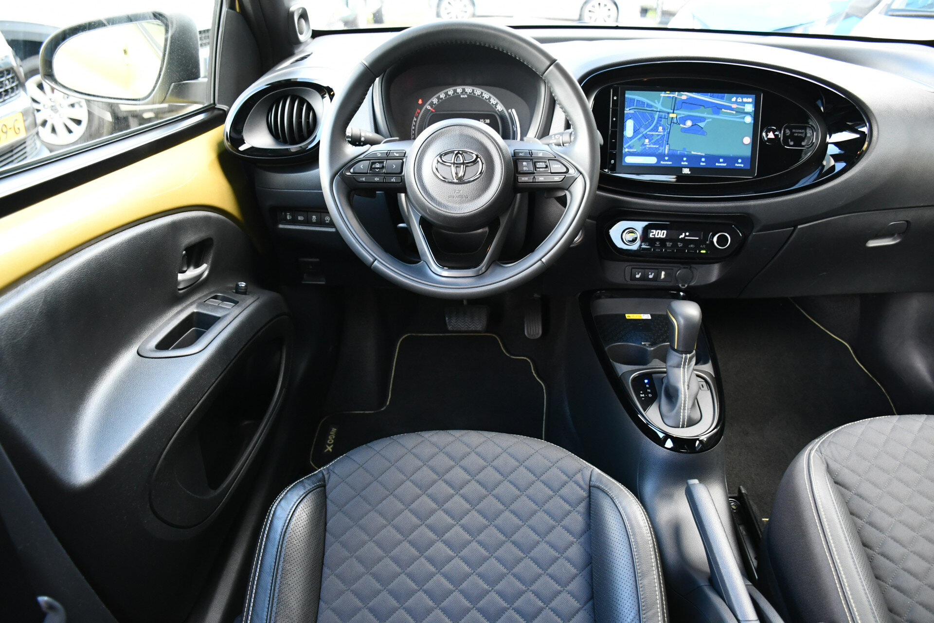 Toyota Aygo X 1.0 VVT-i S-CVT Premium Automaat 72pk - Afbeelding 2