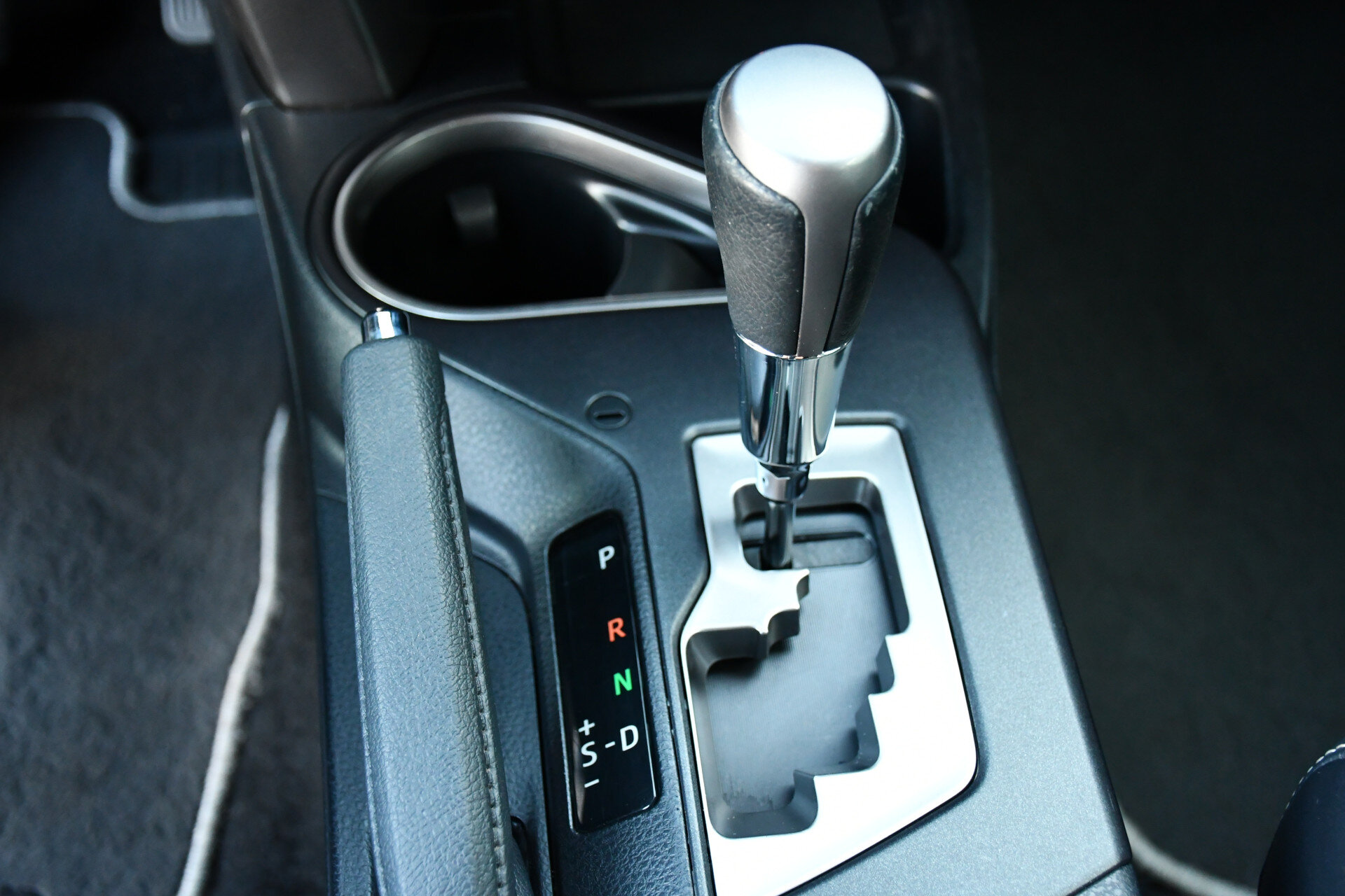 Toyota RAV4 2.5 Hybrid AWD Dynamic Plus 197pk - Afbeelding 4