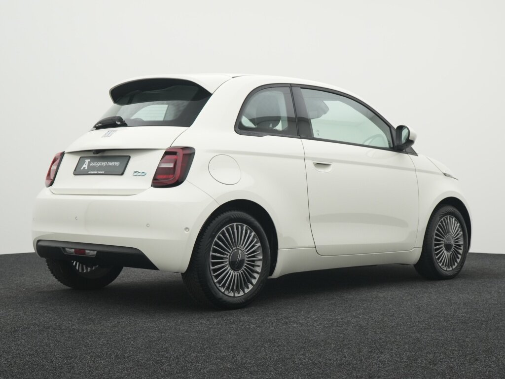 Fiat 500 Urban 42 kWh | 118PK | Rij iconisch voor slechts 369 per maand - Afbeelding 2