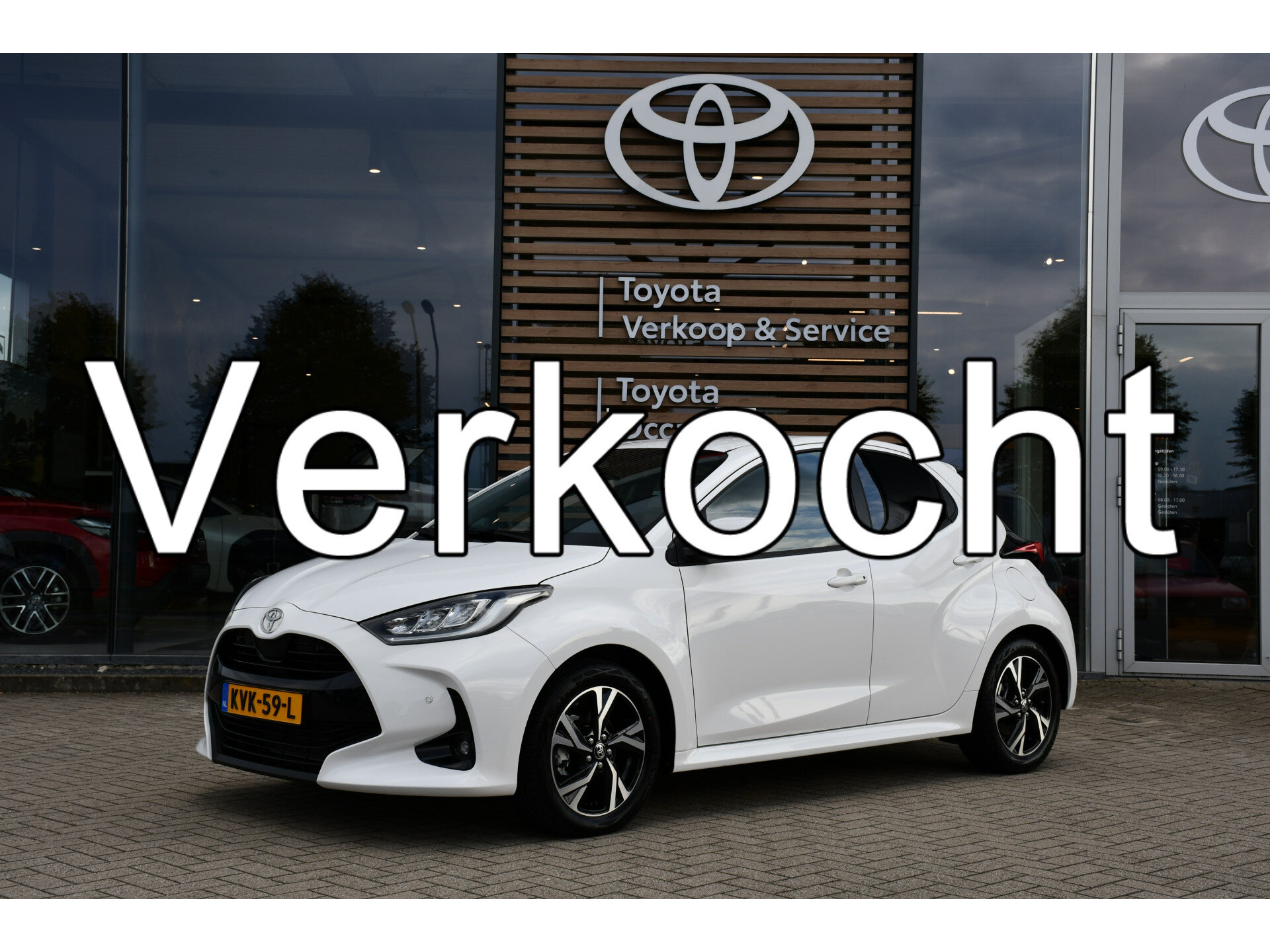Toyota Yaris 1.5 Hybrid 115 First Edition Limited Automaat 116pk - Afbeelding 1