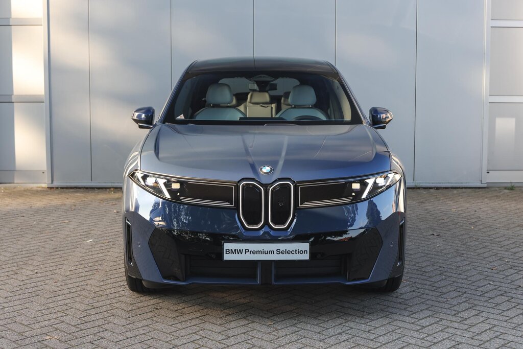 BMW iX3 5