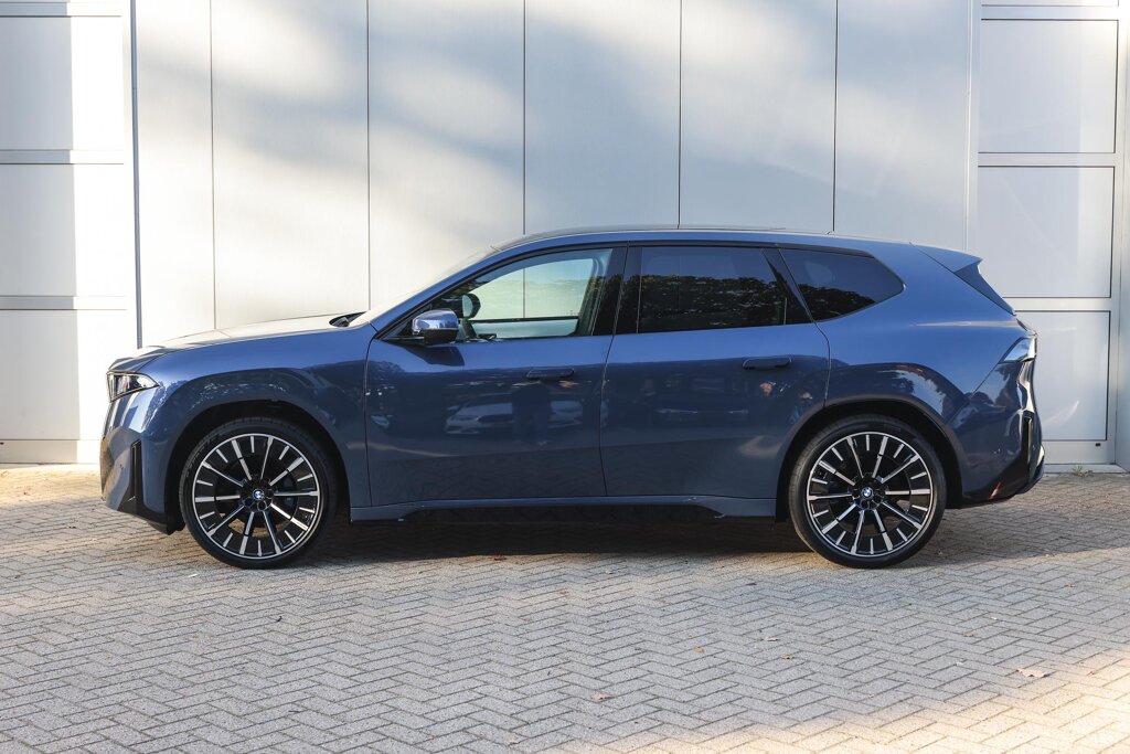 BMW iX3 7