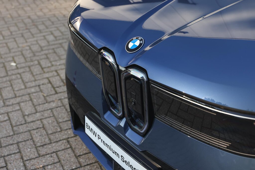 BMW iX3 28