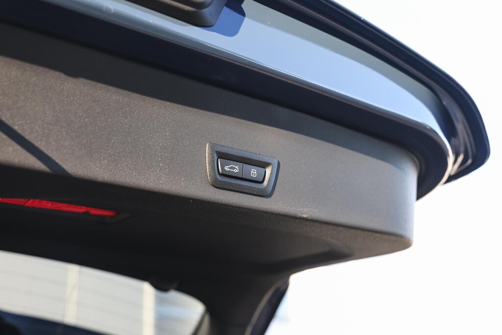 BMW iX3 32
