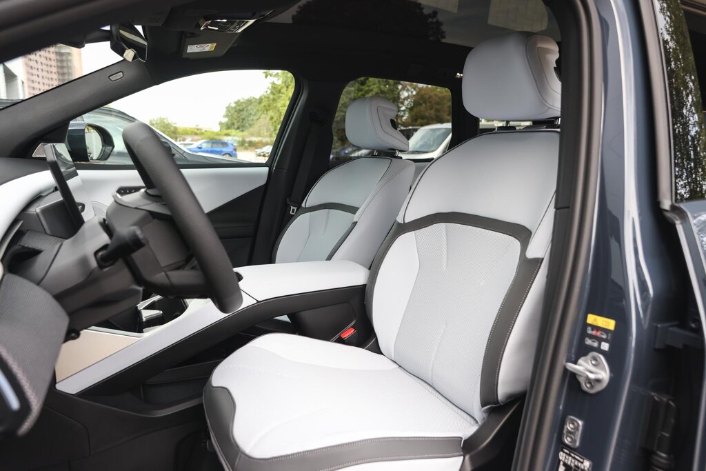 BMW iX3 10