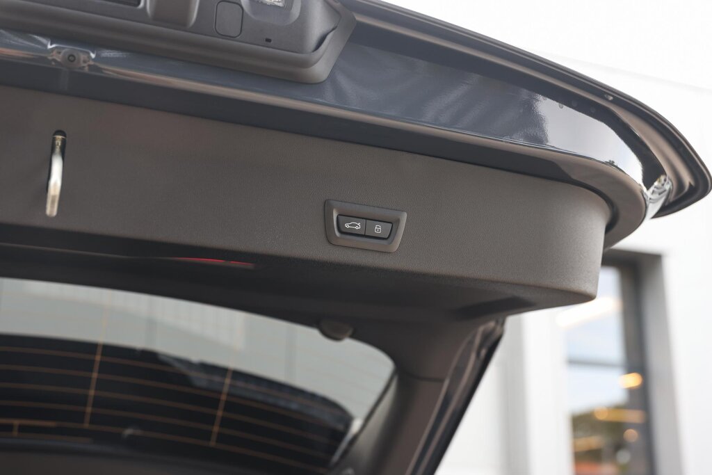 BMW iX3 32