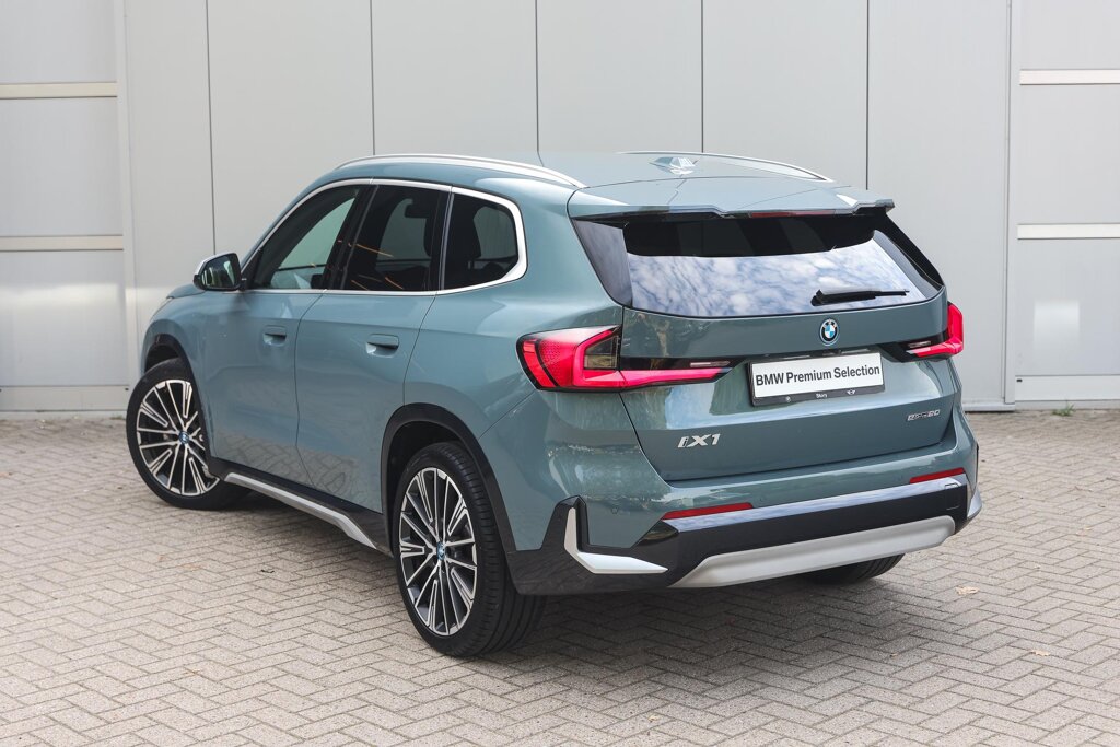 BMW iX1 2