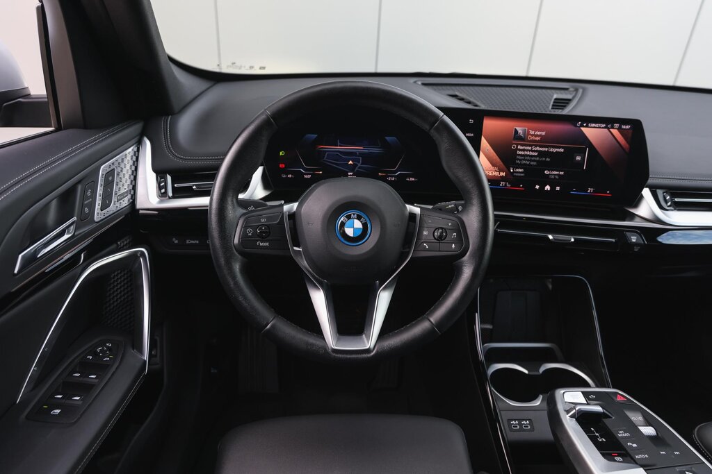 BMW iX1 3