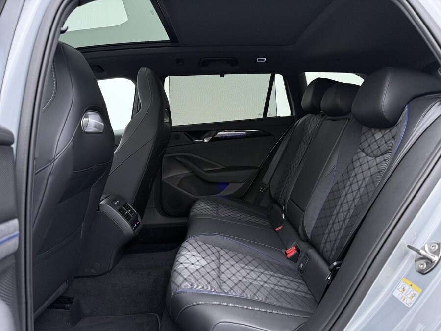 Volkswagen Passat Variant 1.5 eHybrid R-Line