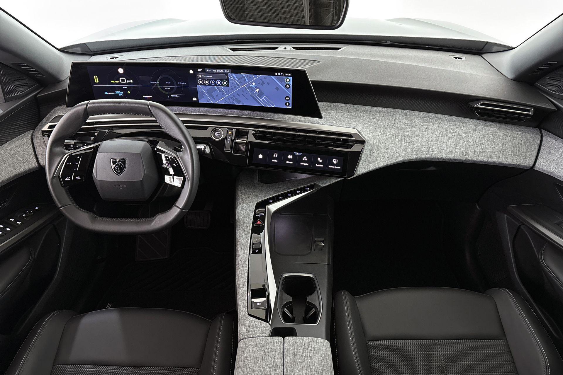 Peugeot e-3008