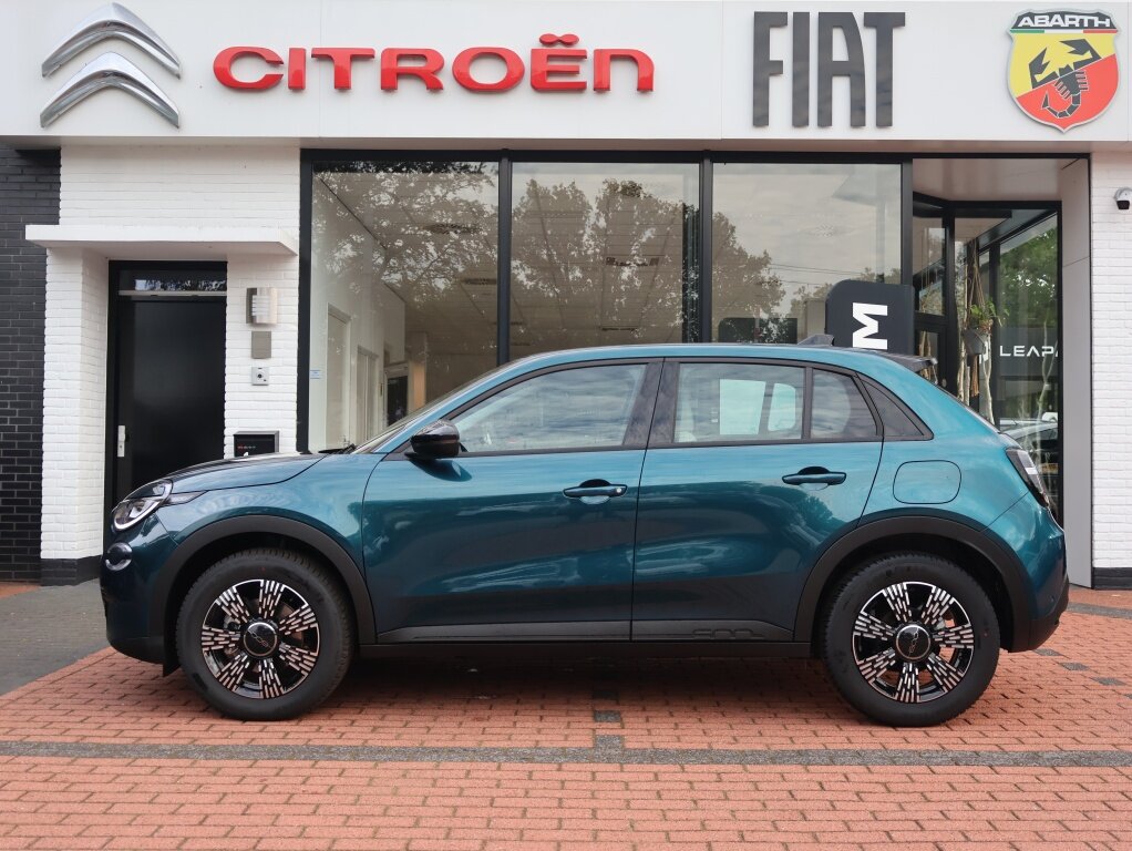 Fiat 600 1.2 Hybrid Turbo Charged 145PK Automaat Icon, Rijklaarprijs | Navigatie | Stoelverwarming | Camera | DAB+ Tuner | Apple Carplay - Afbeelding 2
