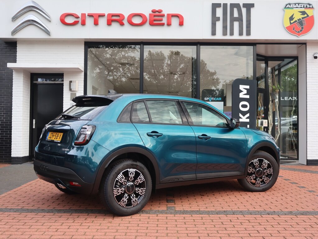 Fiat 600 1.2 Hybrid Turbo Charged 145PK Automaat Icon, Rijklaarprijs | Navigatie | Stoelverwarming | Camera | DAB+ Tuner | Apple Carplay - Afbeelding 4