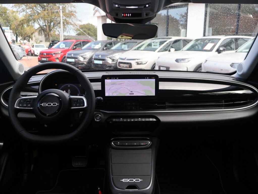 Fiat 600 1.2 Hybrid Turbo Charged 145pk Automaat Icon, Rijklaarprijs | Navigatie | Stoelverwarming | Camera | DAB+ Tuner | Apple Carplay - Afbeelding 5