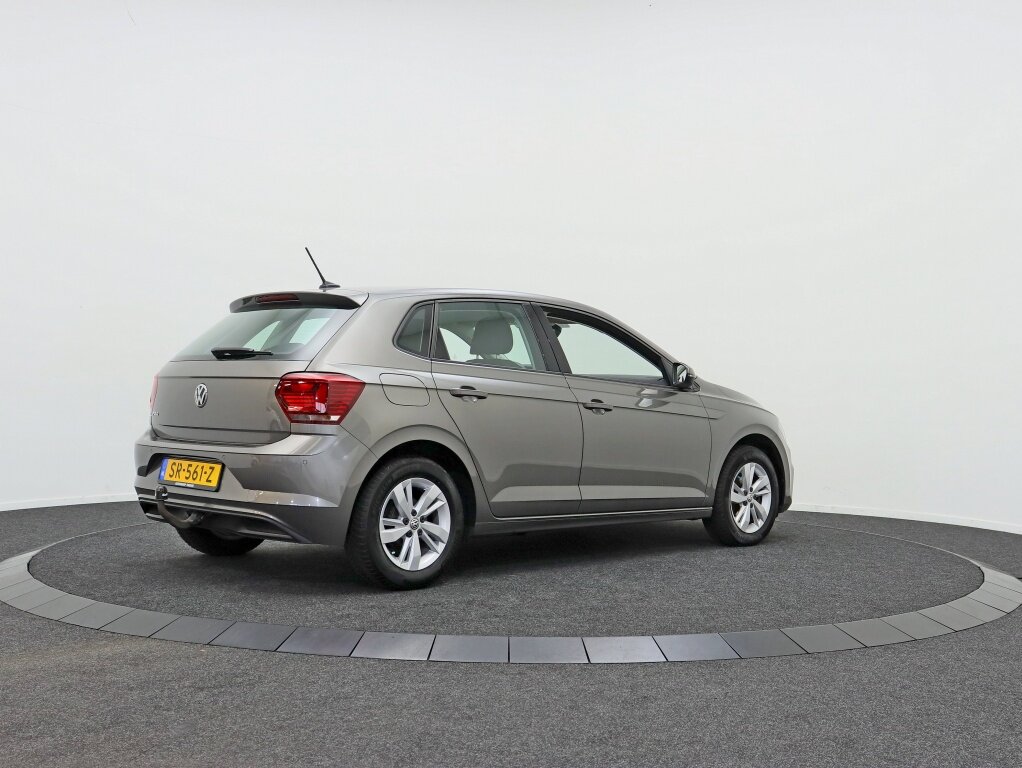 Volkswagen Polo 1.0 MPI ComfortLine | Navigatie | Cruise | Stoelverwarming - Afbeelding 2