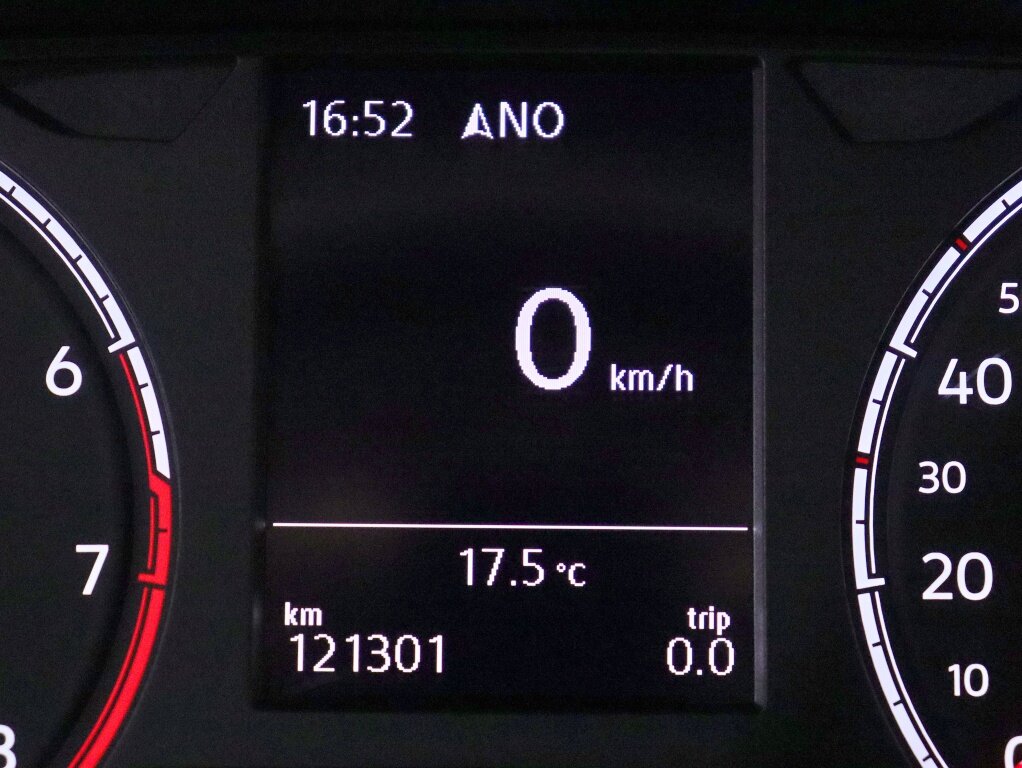 Volkswagen Polo 1.0 MPI ComfortLine | Navigatie | Cruise | Stoelverwarming - Afbeelding 4