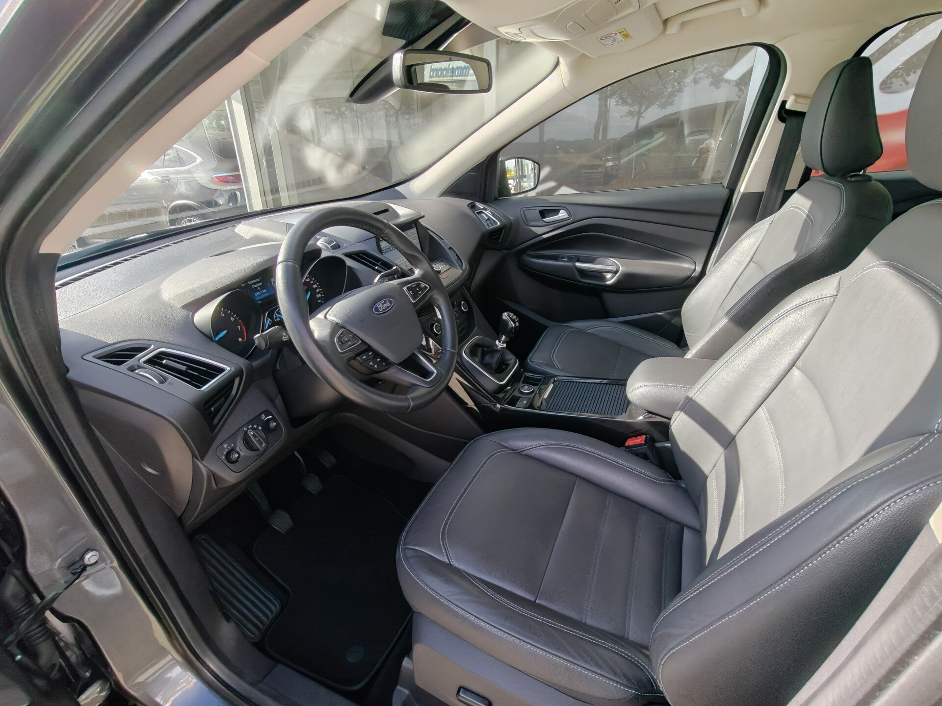 Ford Kuga 1.5 EcoBoost Titanium - Afbeelding 4