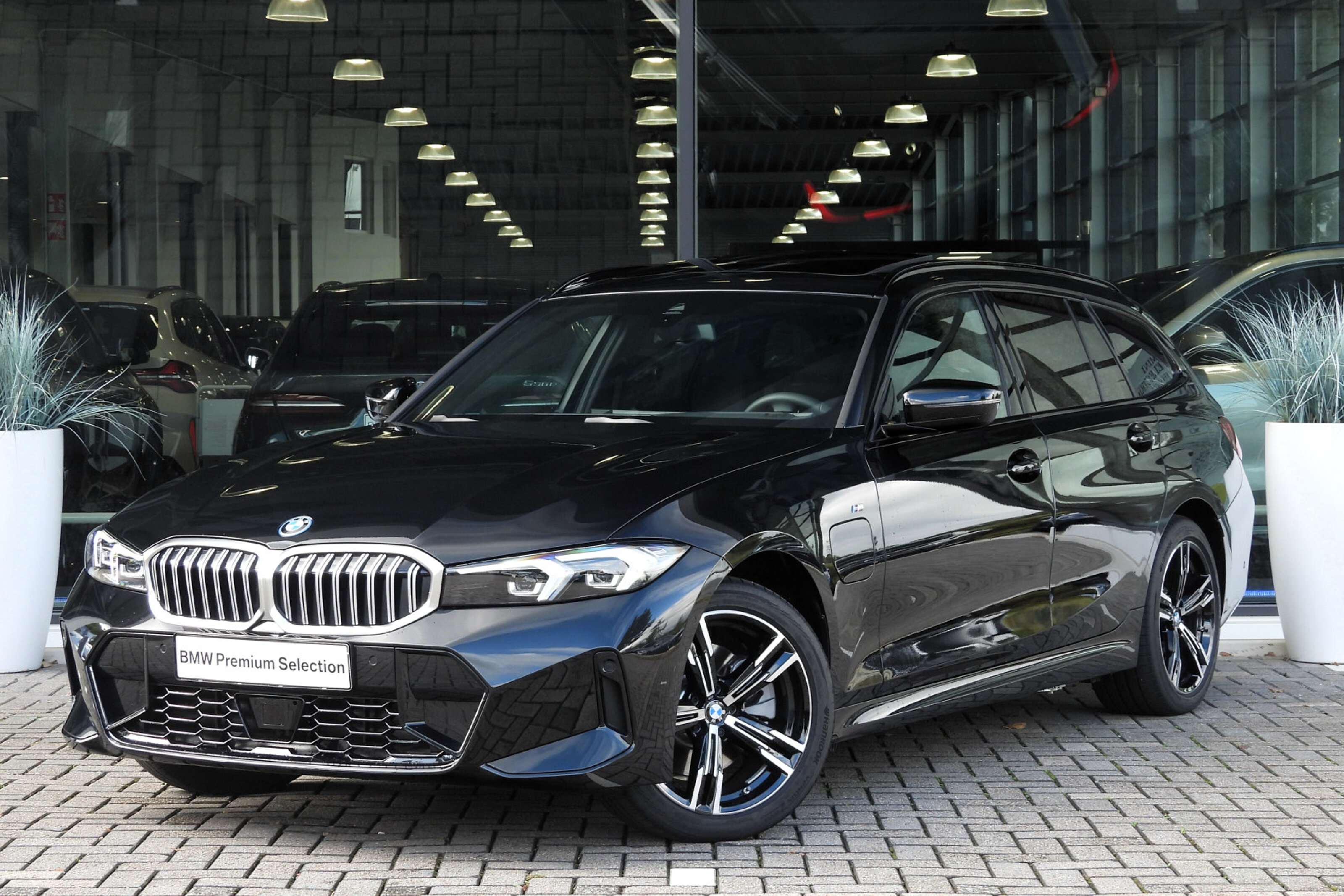 BMW 3 Serie Touring 330e M Sport Automaat