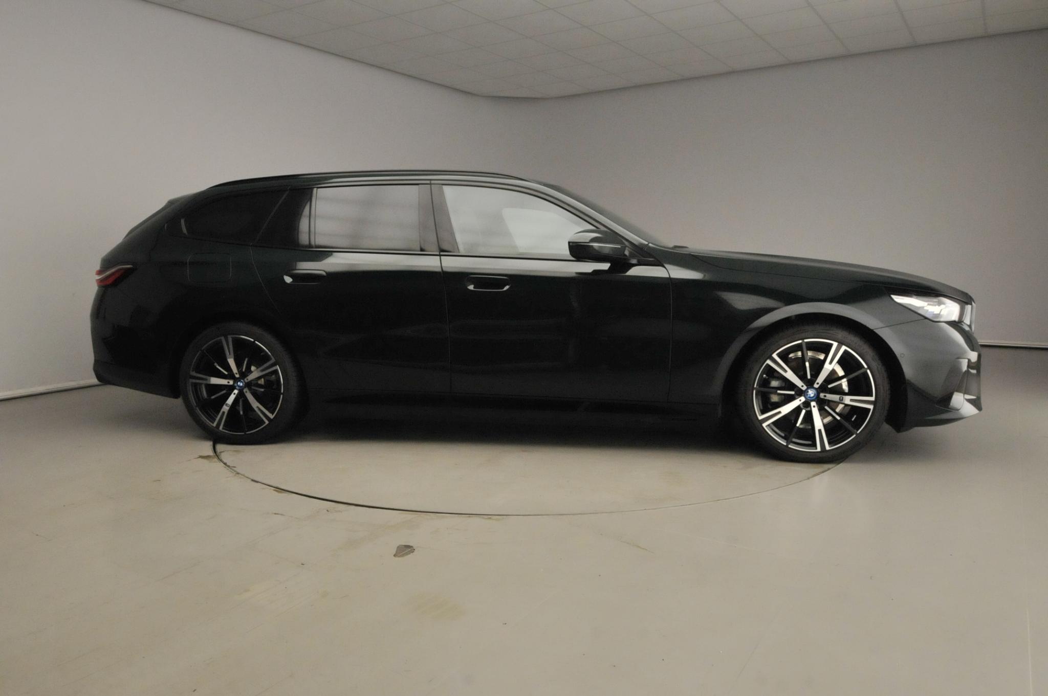 BMW 5 Serie Touring 530e - Afbeelding 4
