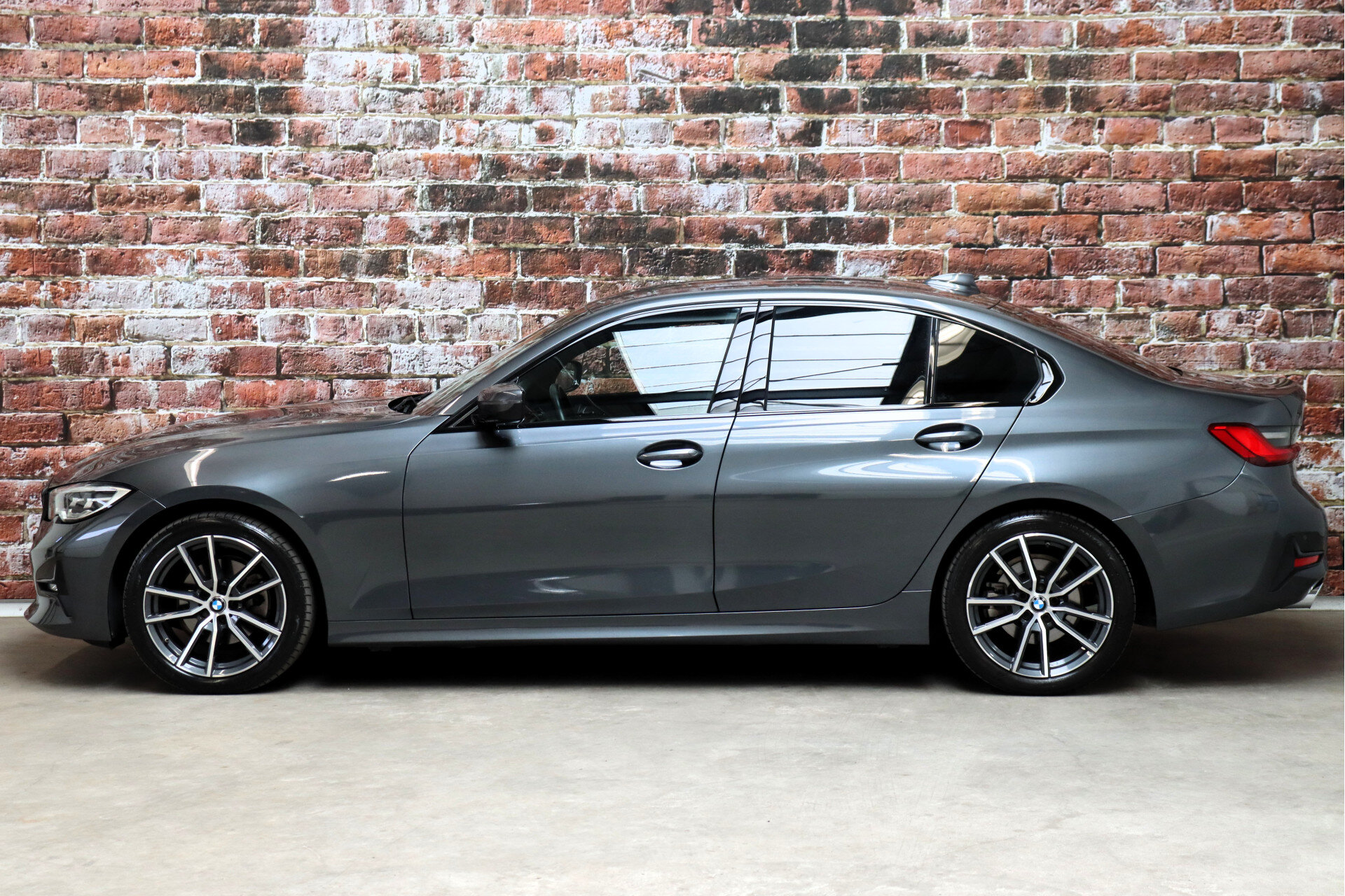 BMW 3 Serie Sedan 320i High Executive Sport Line Automaat - Afbeelding 3