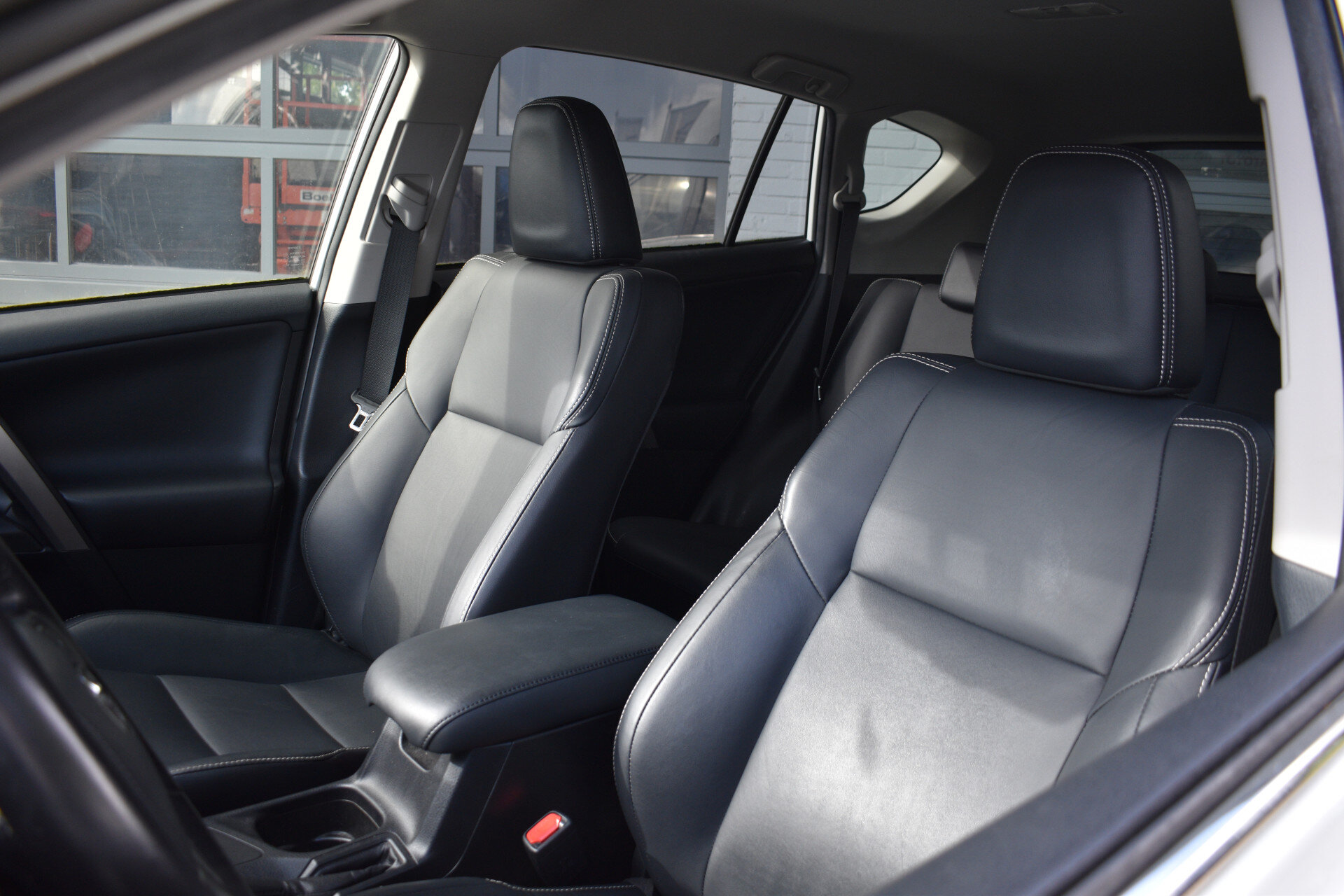 Toyota RAV4 2.0 VVT-i AWD Executive Business Limited Automaat 152pk - Afbeelding 2