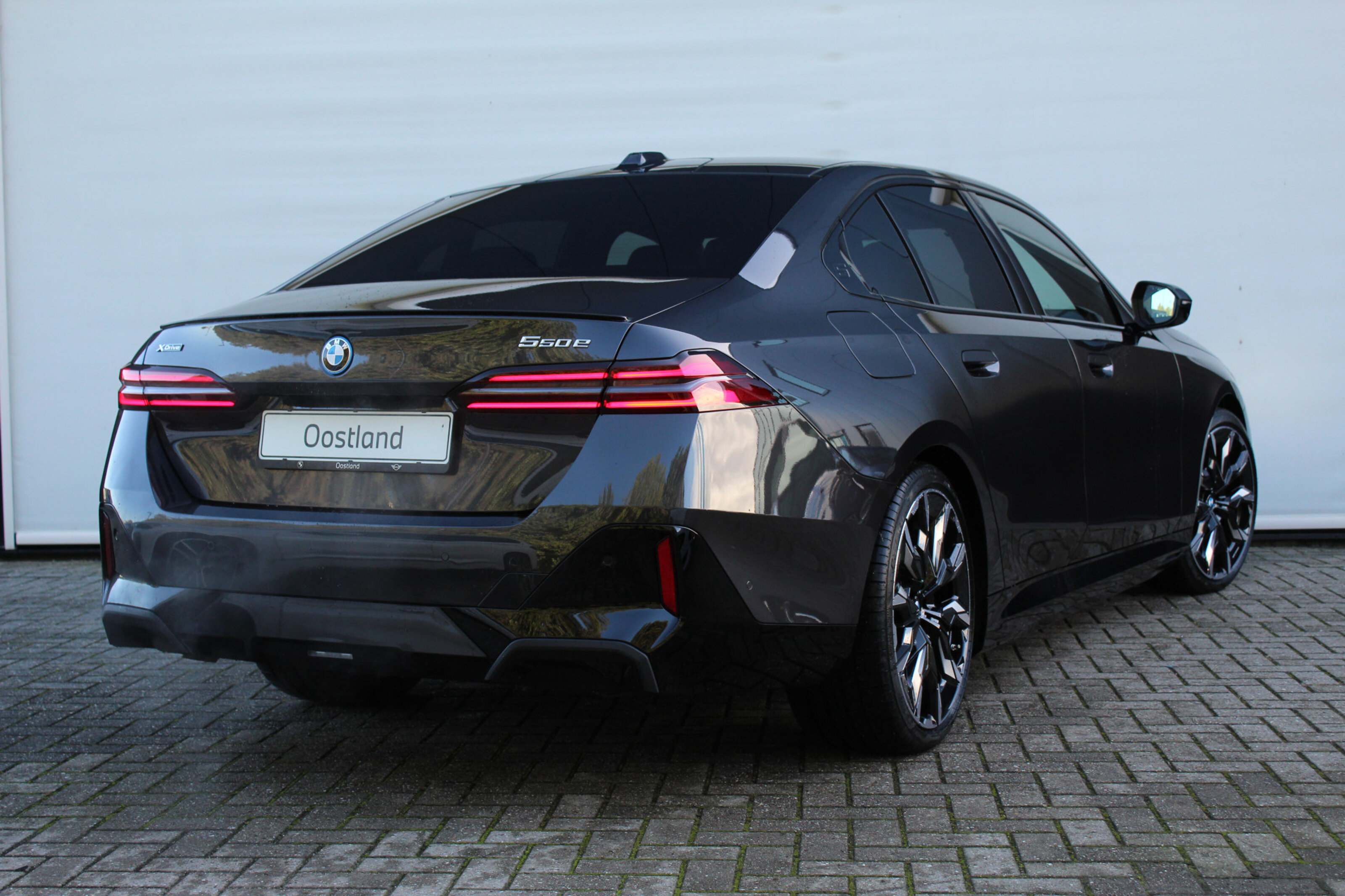 BMW 5 Serie 550e xDrive M Sport Automaat