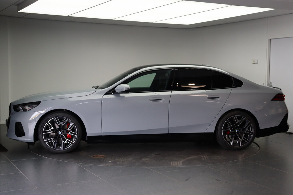 BMW i5 2