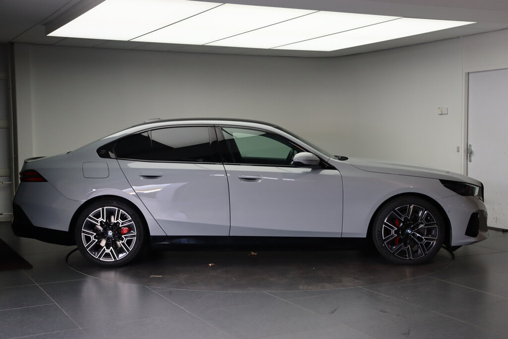 BMW i5 4