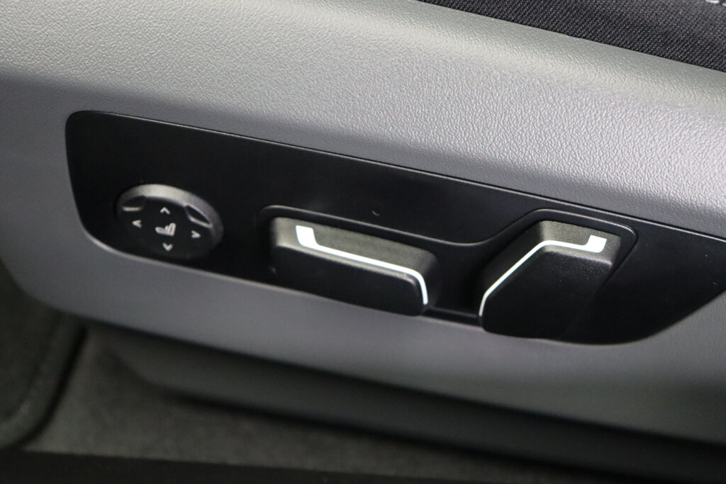 BMW i5 12